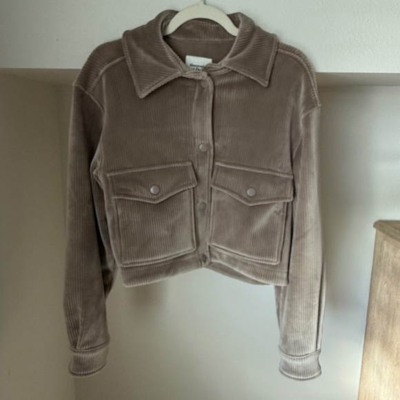 NWOT Abercrombie & Fitch Cropped Corduroy Velour Shirt Jacket Tan (Size S) - Picture 5 of 9